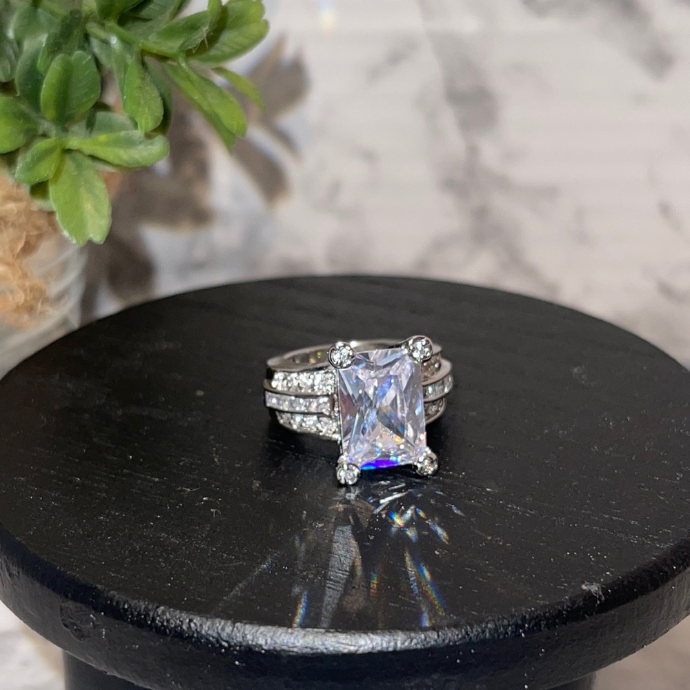 Fashion statement ring size 5 1/2